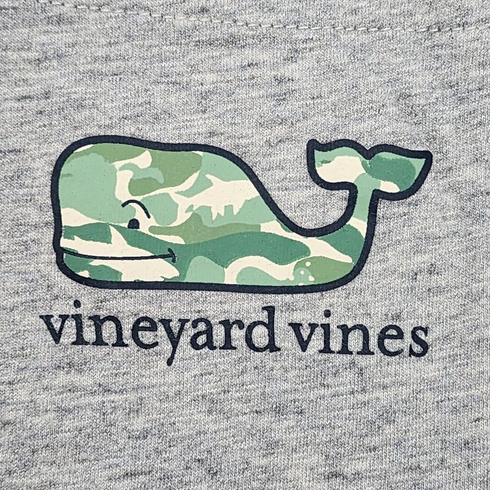 Vineyard Vines Mens Long Sleeve CAMO Whale Graphic Pocket Cotton Preppy Sz M